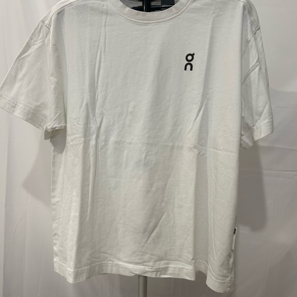 On Running White Short Sleeve Tee 9/10